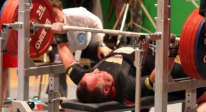 Rok 2009. Mistrz EUROPY I ŚWIATA w Wyciskaniu Sztangi Leżąc i Trójboju Siłowym, Jan Wegiera podczas wyciskania 255 kg.